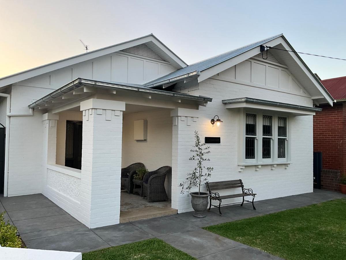 Charming central cottage in Wagga Wagga - Ferienwohnung