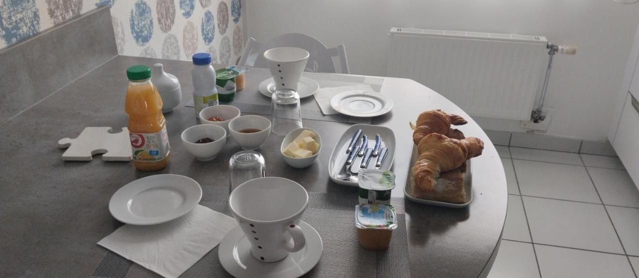 Chambre 20 m2 S de B et WC privés, Garage - B&B Lyon