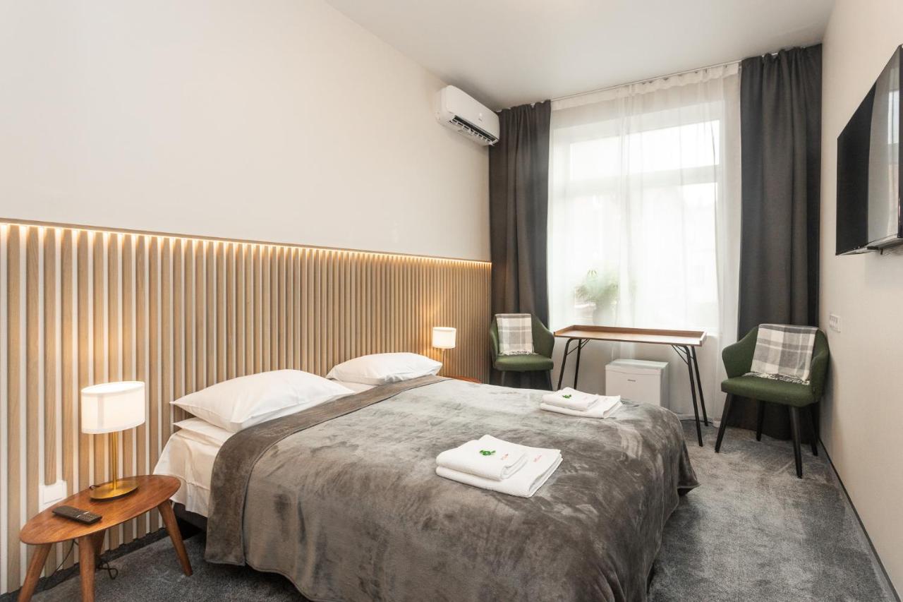 Double or Twin Room with Shower