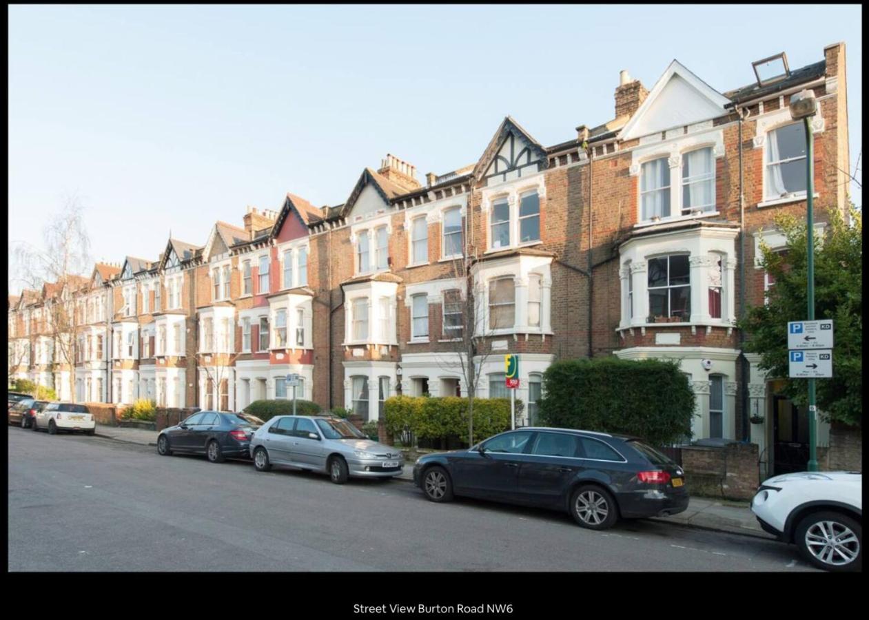10 min to The Heart of London - Zone 2 - Charming 2 bed Apartment - Chambres d'hôtes Londres
