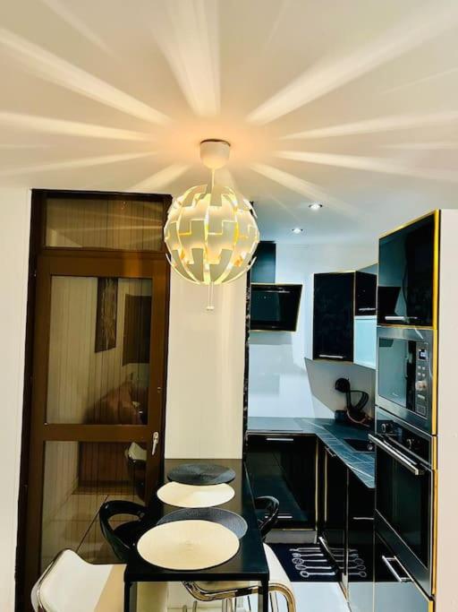 Appartement moderne vieille ville PARKING GRATUIT - B&B