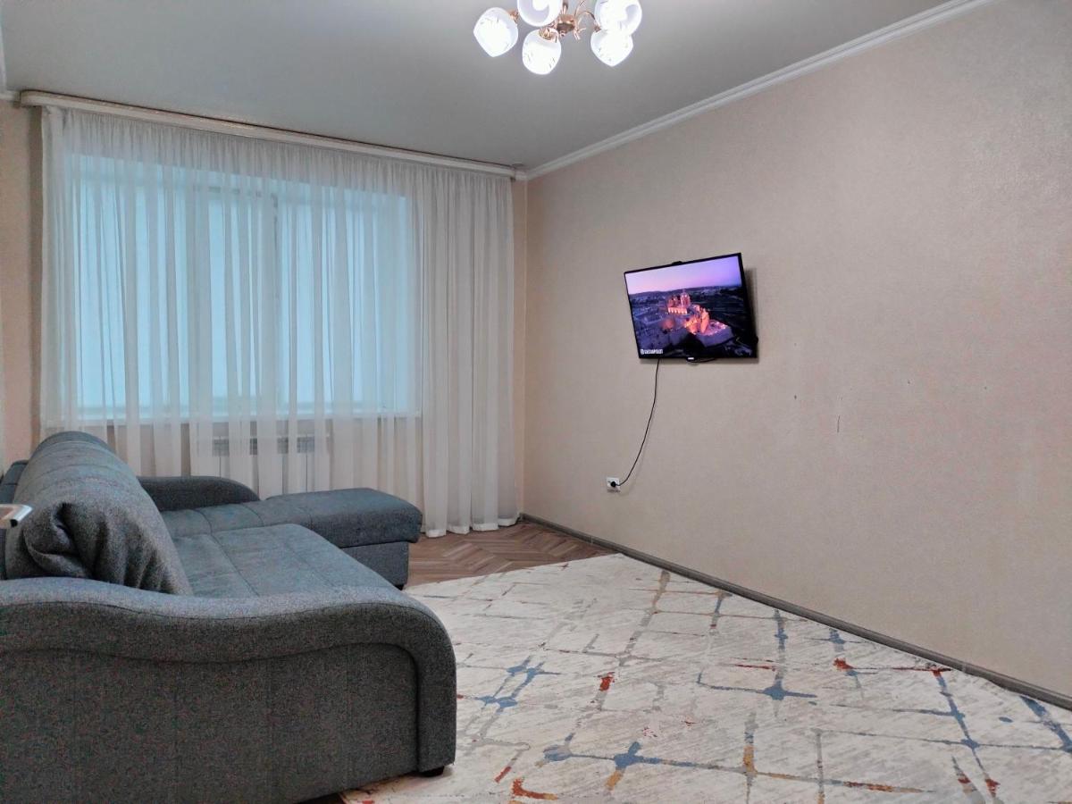 1ком Мустафа Шокая 338к1 - Ferienwohnung Aqtöbe