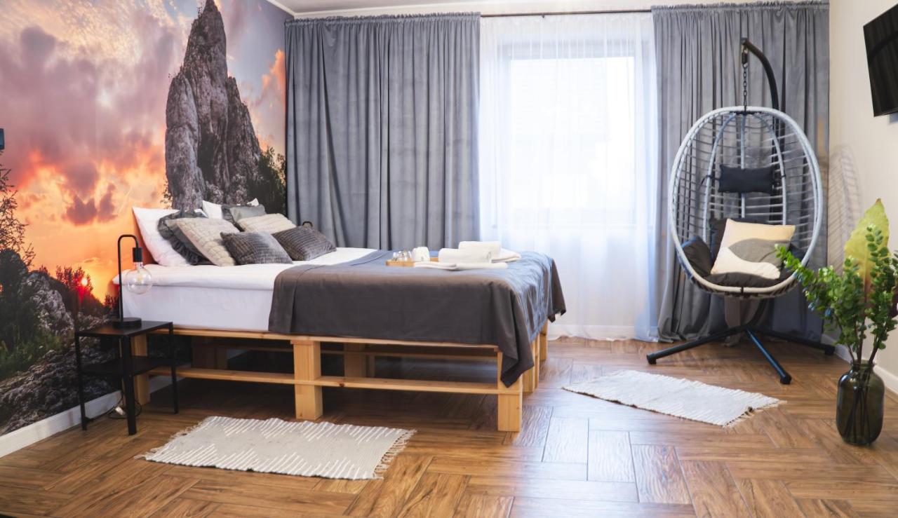 Großes Doppel-/Zweibettzimmer