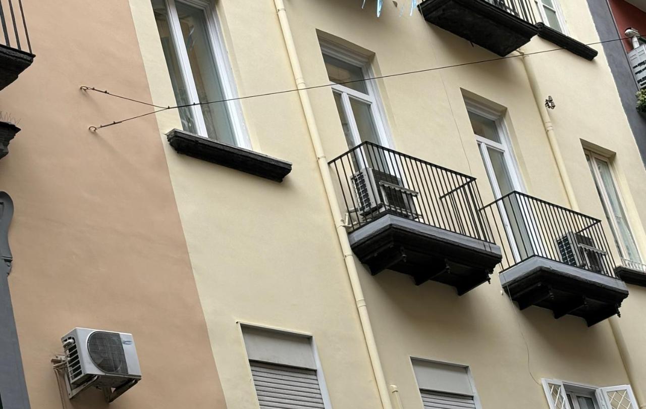 NAPOLIFOREVER Chiaia APARTMENT - B&B Napoli