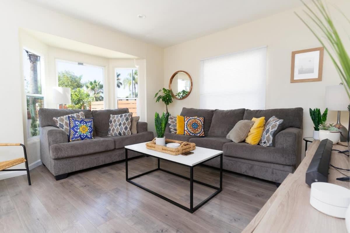 Artfully-styled bungalow in the heart of it all - B&B