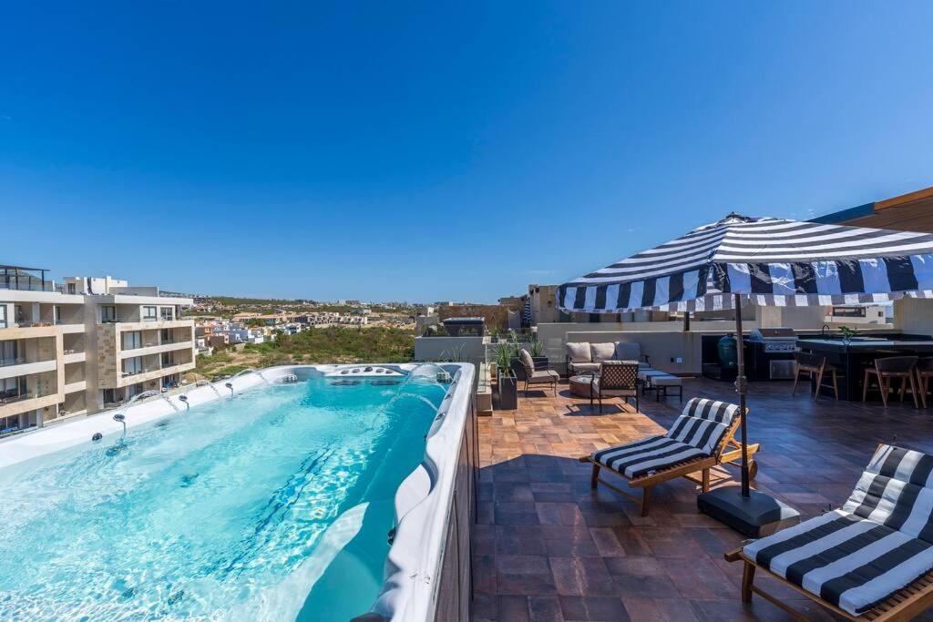 Penthouse with Private Jacuzzi and 4 Bedrooms - B&B