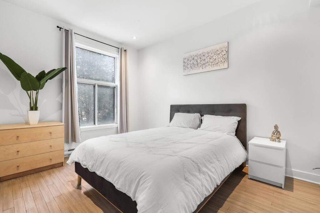 B&B Montreal - Stylish 1Bedroom / 1Bathroom in Plateau Mont-Royal - Bed and Breakfast Montreal