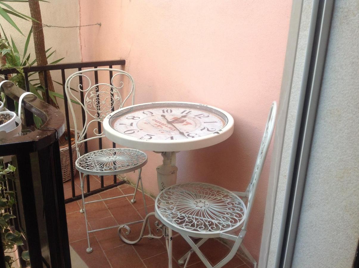 Doppel-/Zweibettzimmer mit Balkon