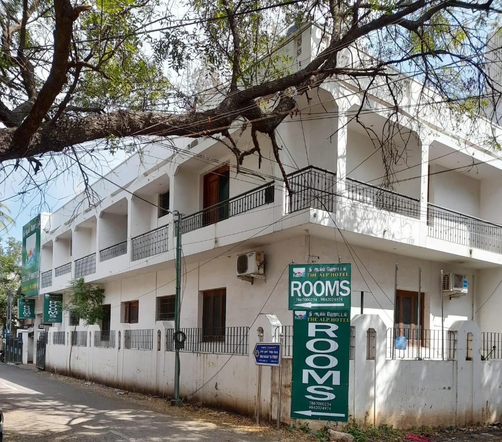 B&B Madurai - THE ALP HOTEL Bypass Road - Bed and Breakfast Madurai