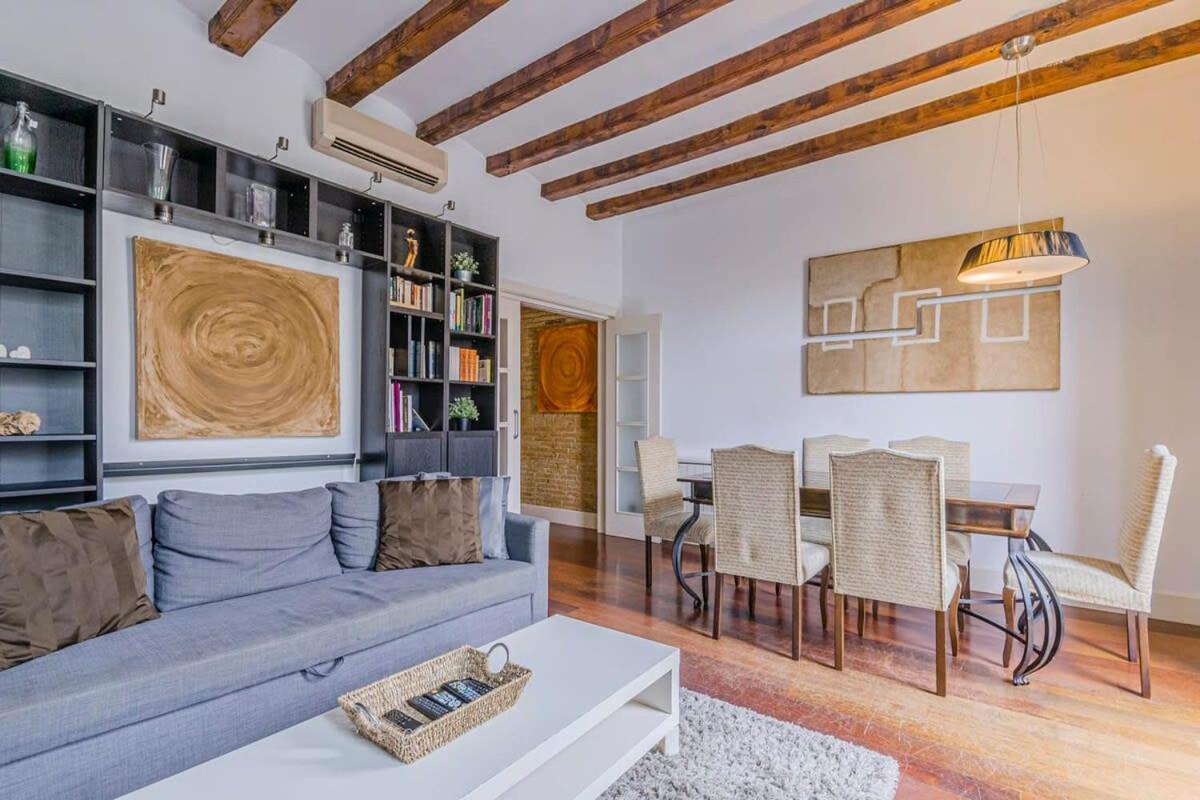 The Collection Barcelona - Cozy and bright 3BD apartment by Gran Via - B&B Barcelona