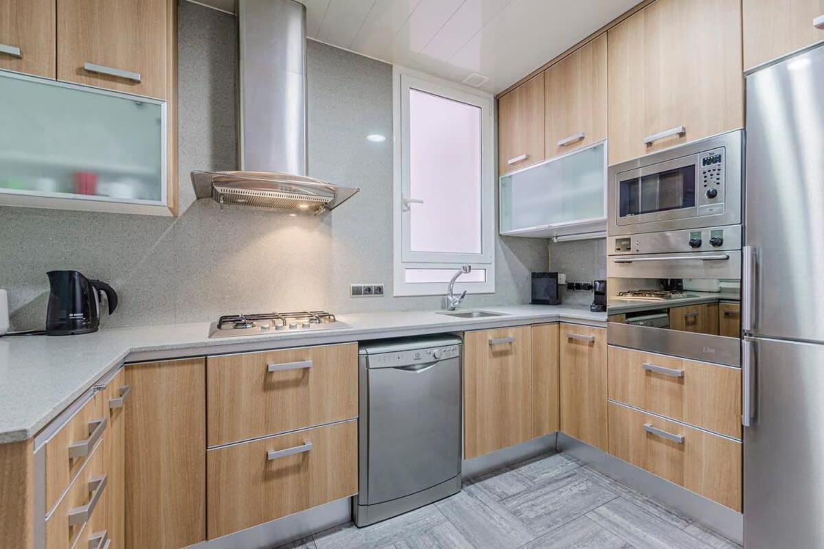 The Collection Barcelona - Cozy and bright 3BD apartment by Gran Via - Chambres d’hôtes Barcelone