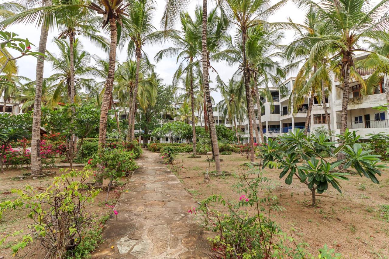 Mayweather One Bedroom Apartment, with Beach Access, Malindi - B&B