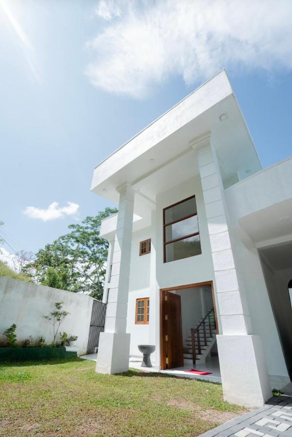 Sky Lounge - B&B Kandy