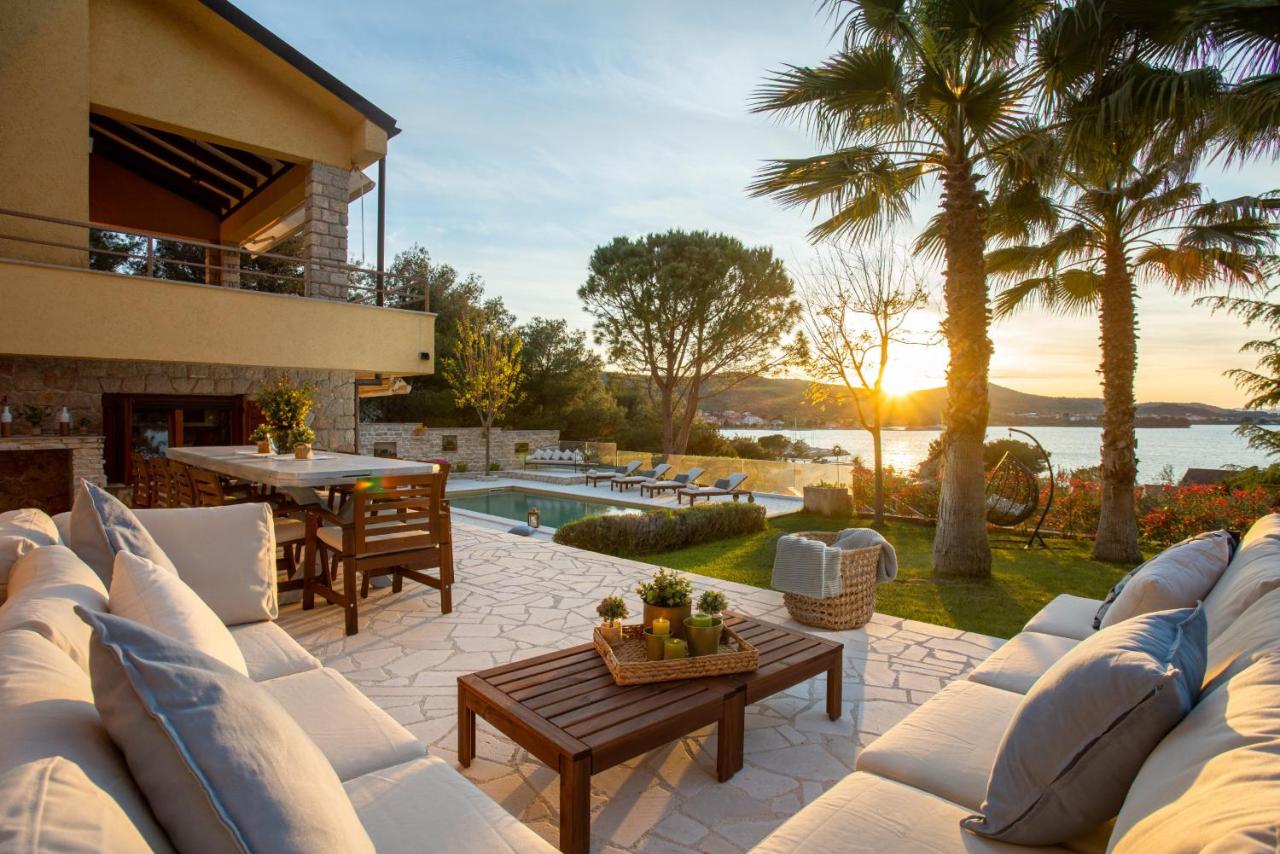 Villa Barotul with pool - B&B Mrljane