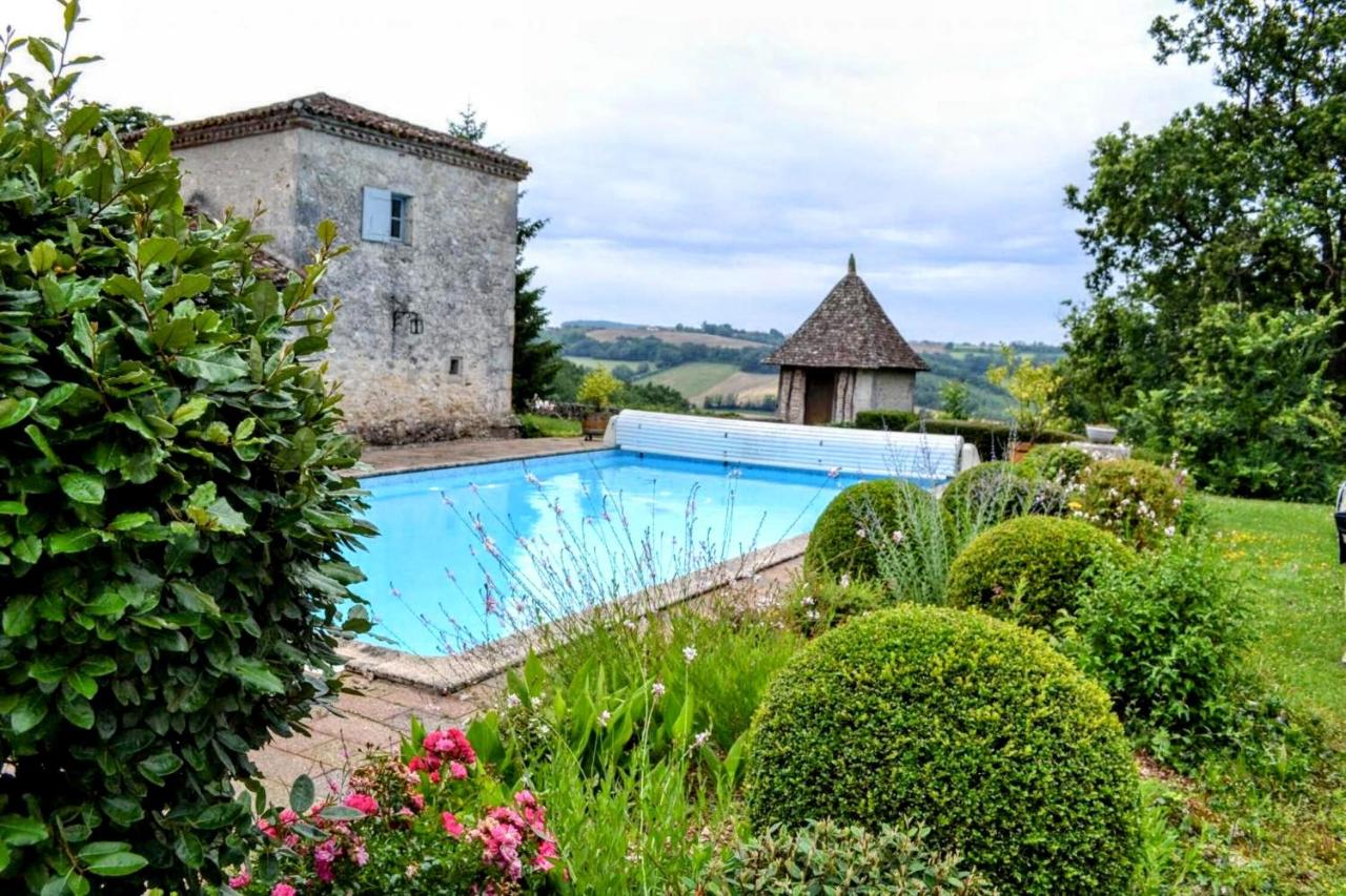 Ferme du Moulin de Paillères, vue panoramique, piscine - idéal 4 à 5 personnes - Chambres d'hôtes Galapian