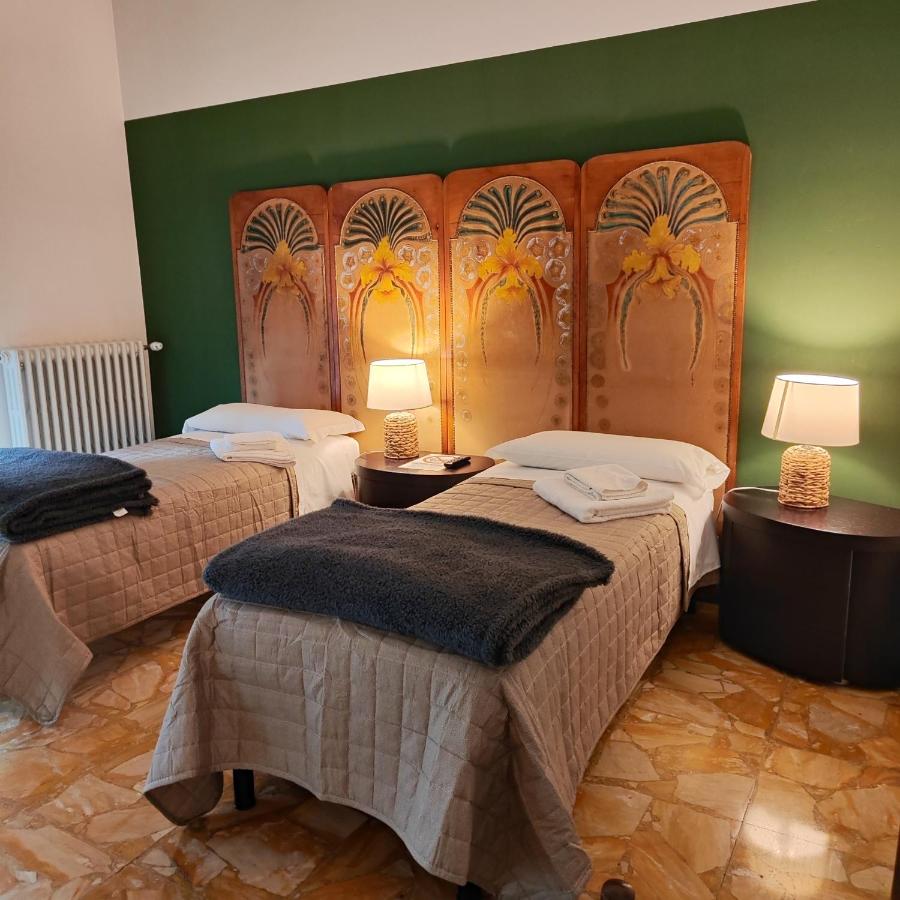 B&B Parme - ROOM 2 OSPEDALE MAGGIORE - Bed and Breakfast Parme