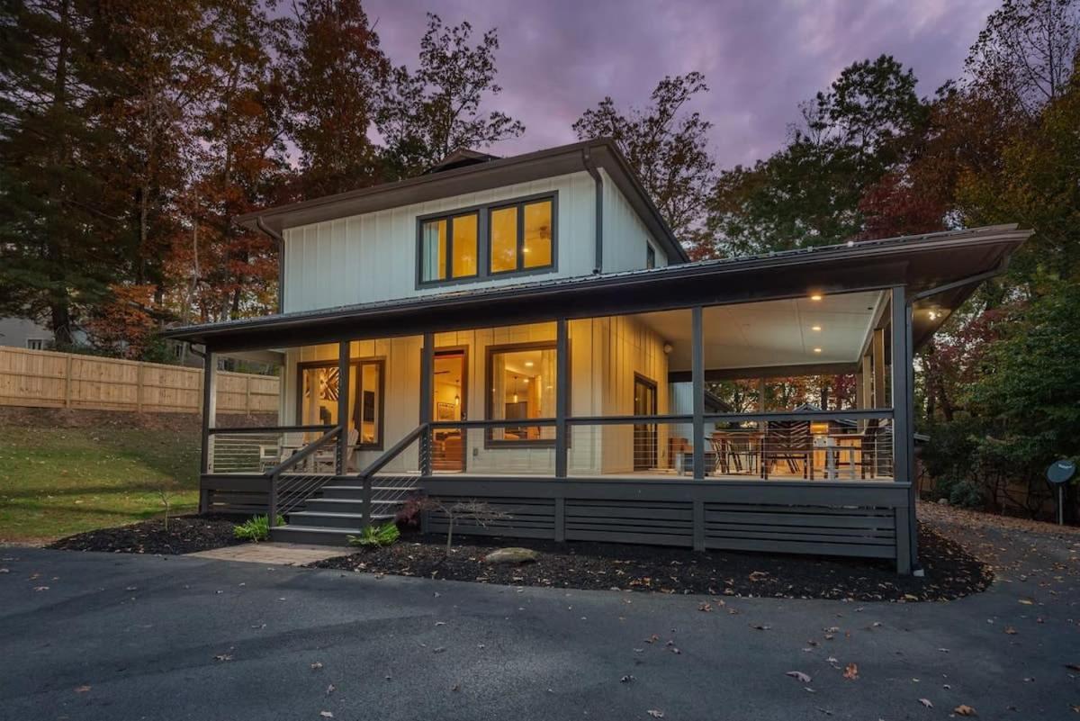 Near Asheville Hot Tub Fire Pit BBQ Sleeps 10 - B&B Mills River