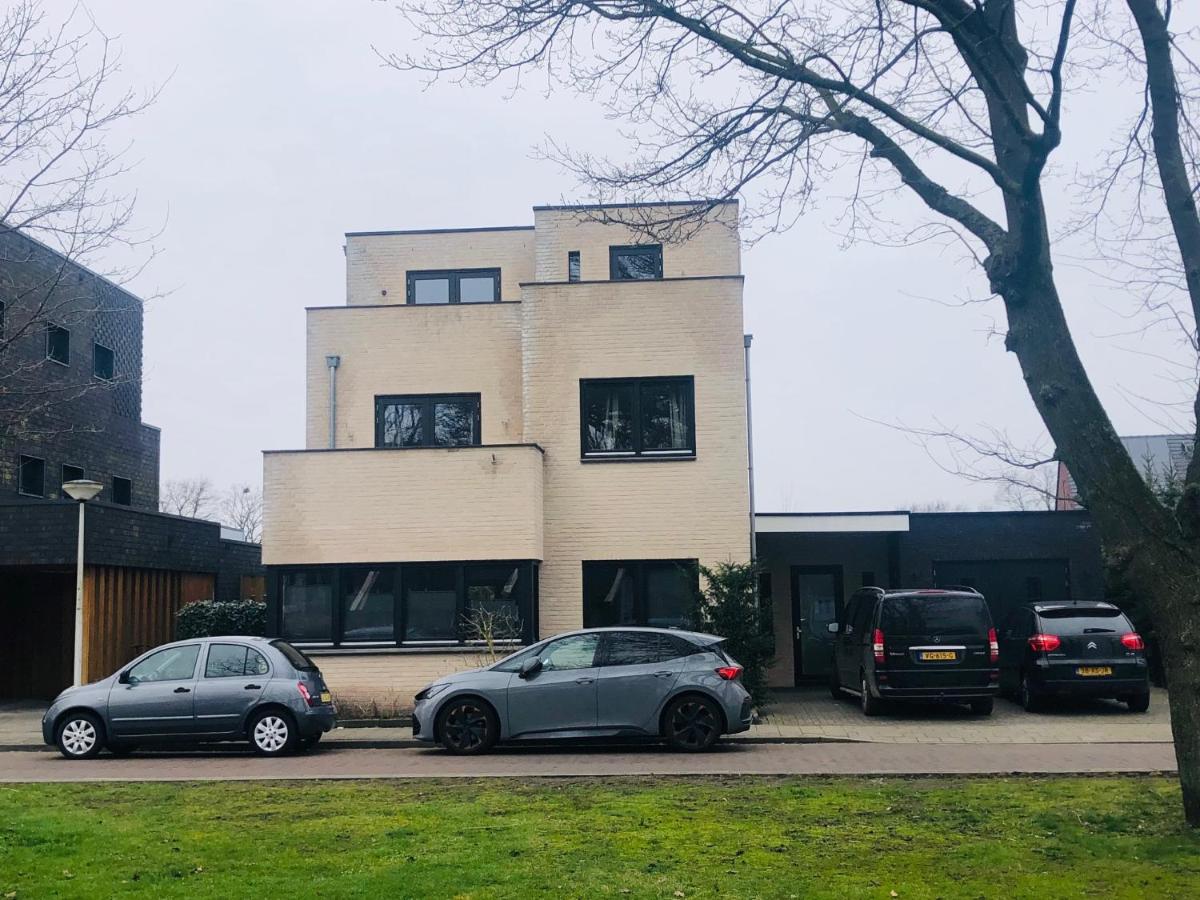 City Zen Apartment Enschede !Free Private Parking - B&B
