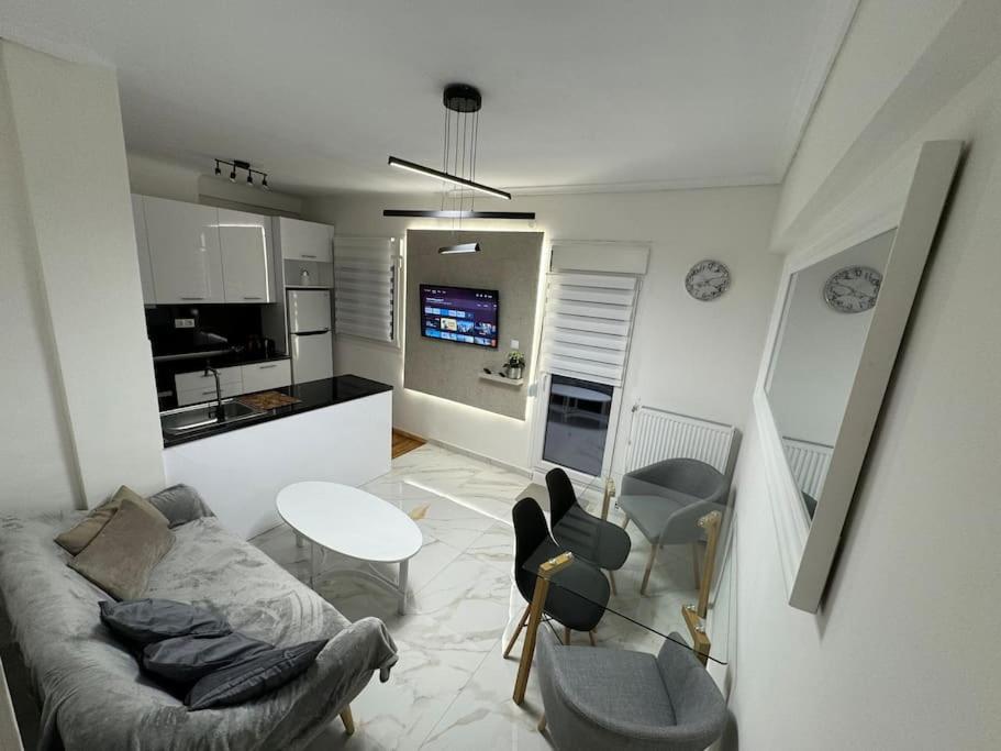 Cityscape Haven in Thessaloniki - B&B