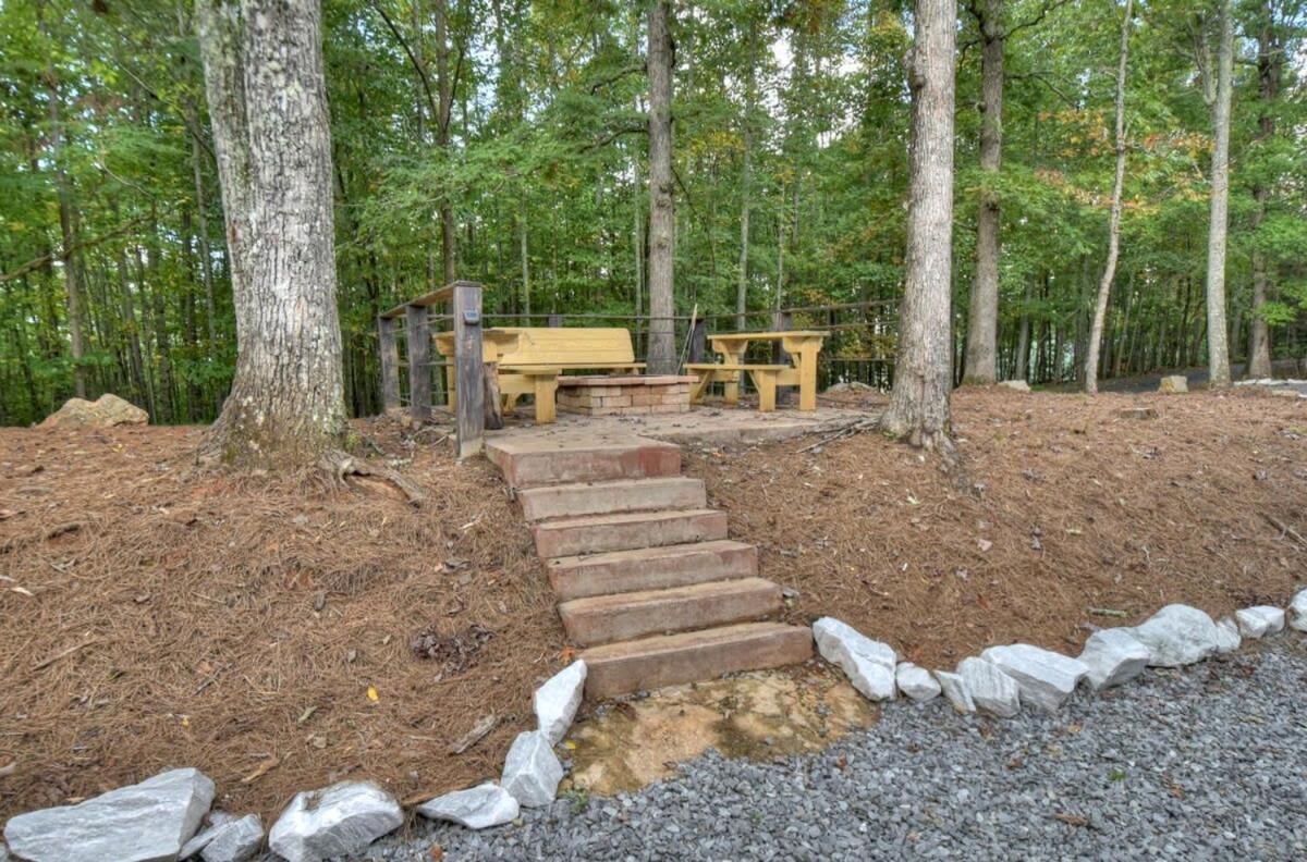 Hot Tub I Mountain View I Game Room I Sleeps 18 - Bed and Breakfast
