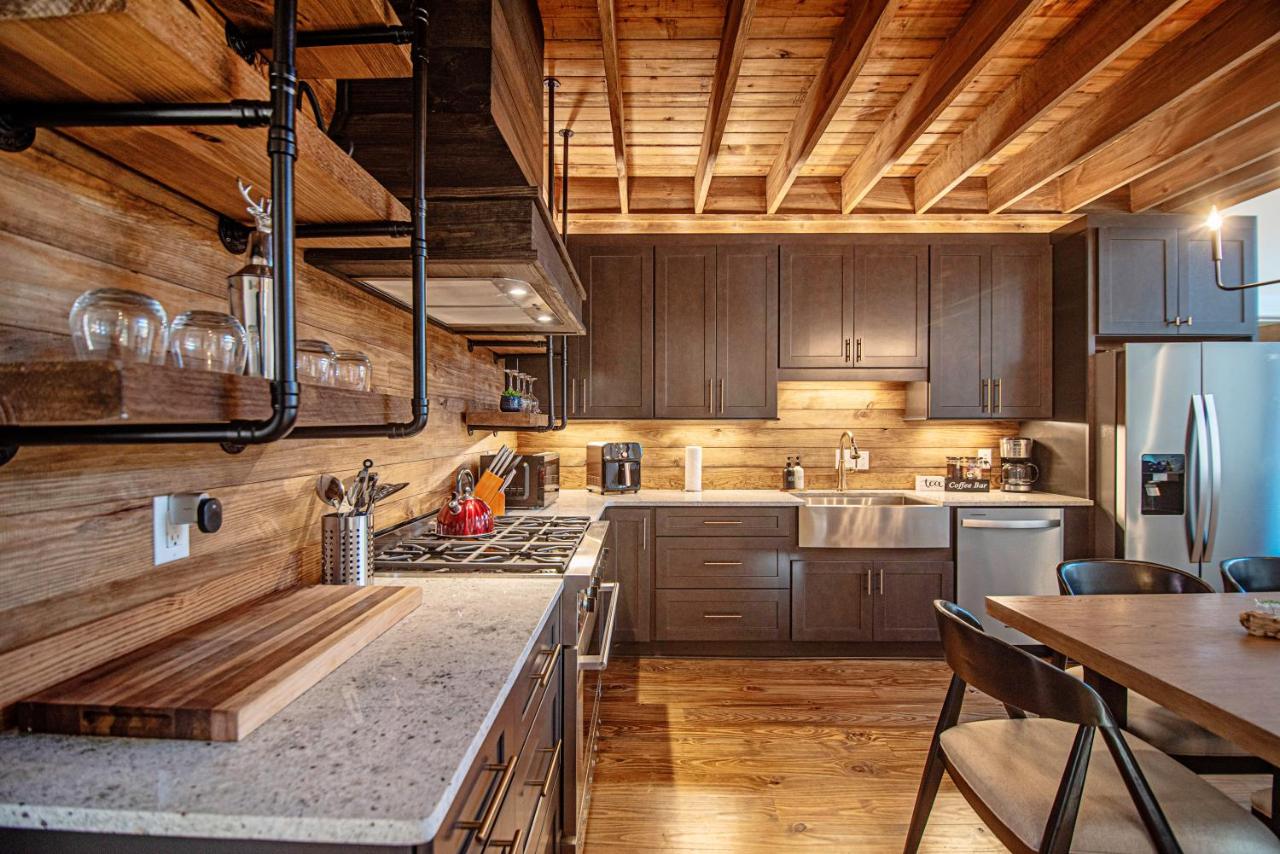 Harmony Cove Lakehouse: 3 Bed/3 Bath - B&B
