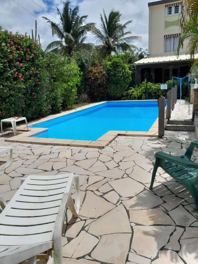 studio rose Karacoli - B&B Les Trois-Îlets