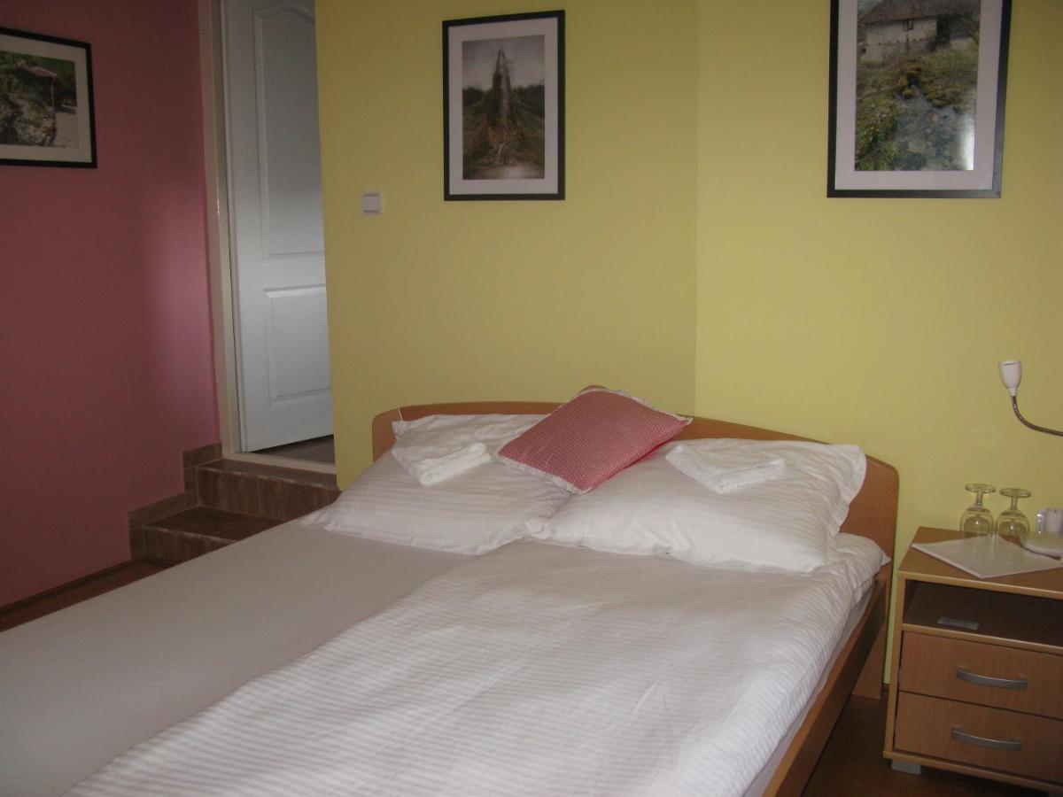 Camera Matrimoniale con Vista Montagna