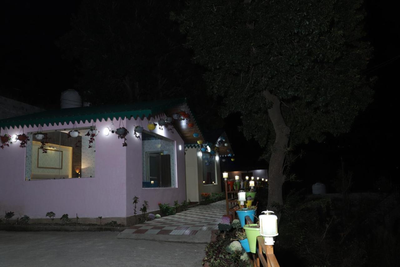 B&B Nainital - GOLDEN HUTS - Bed and Breakfast Nainital