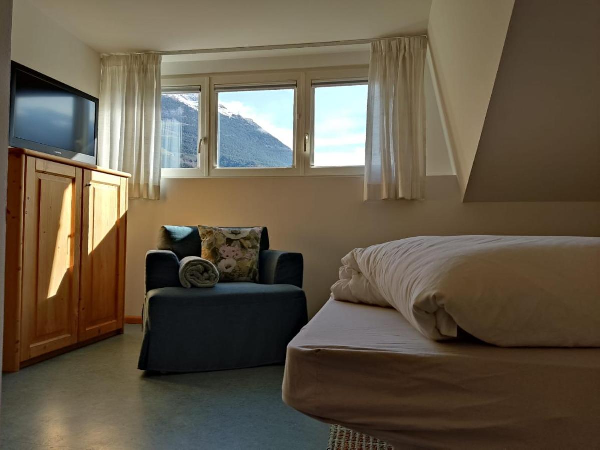 Two-Bedroom Apartment with Mountain View