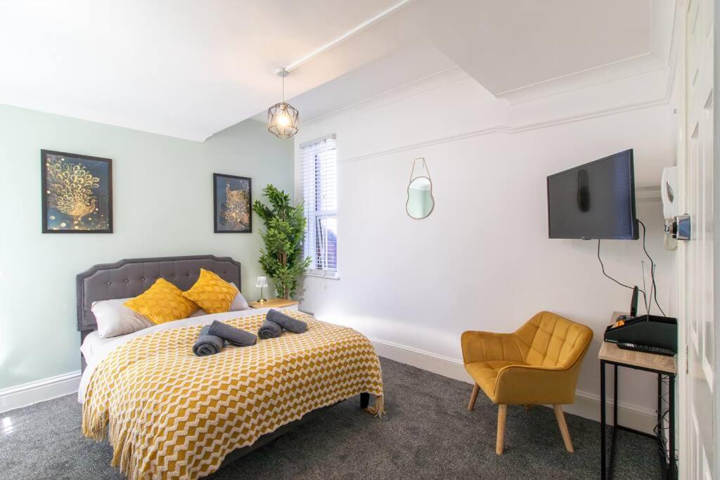 B&B Portsmouth - Open Mind Property - Ensuite Studio in Southsea - Bed and Breakfast Portsmouth