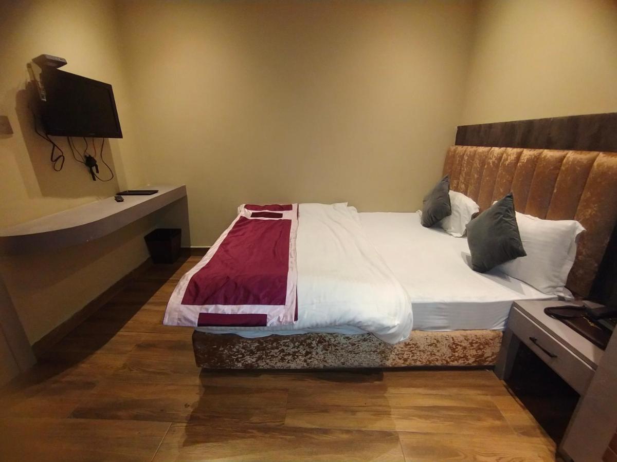 B&B Kanpur - Hotel Palassio - Bed and Breakfast Kanpur