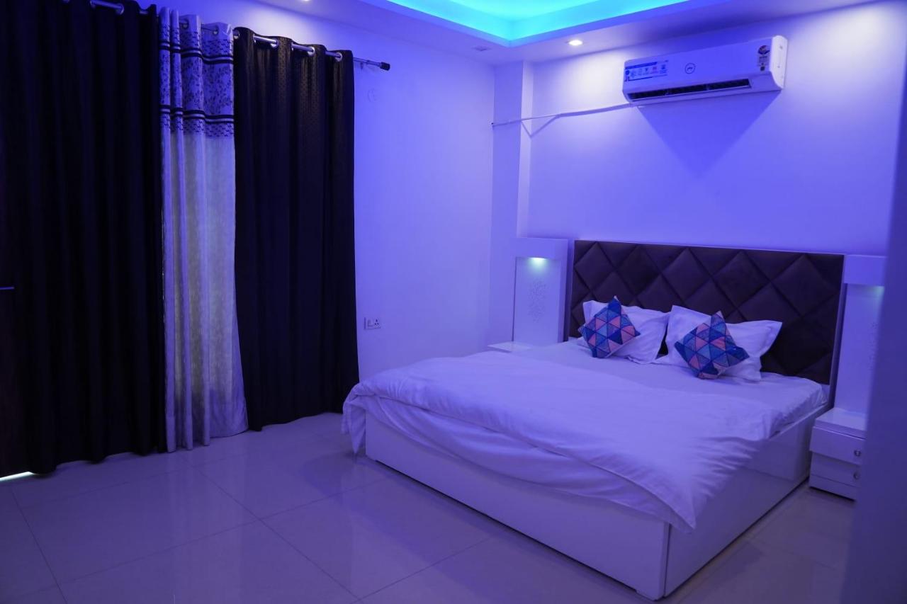 B&B Nuova Delhi - Own stay Indra enclave - Bed and Breakfast Nuova Delhi