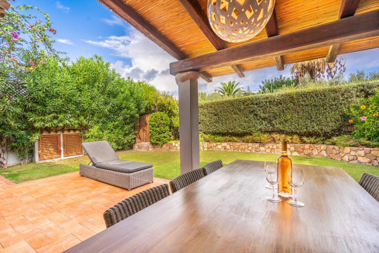 Splendida Villa a Notteri, Spiaggia di Porto Giunco - B&B