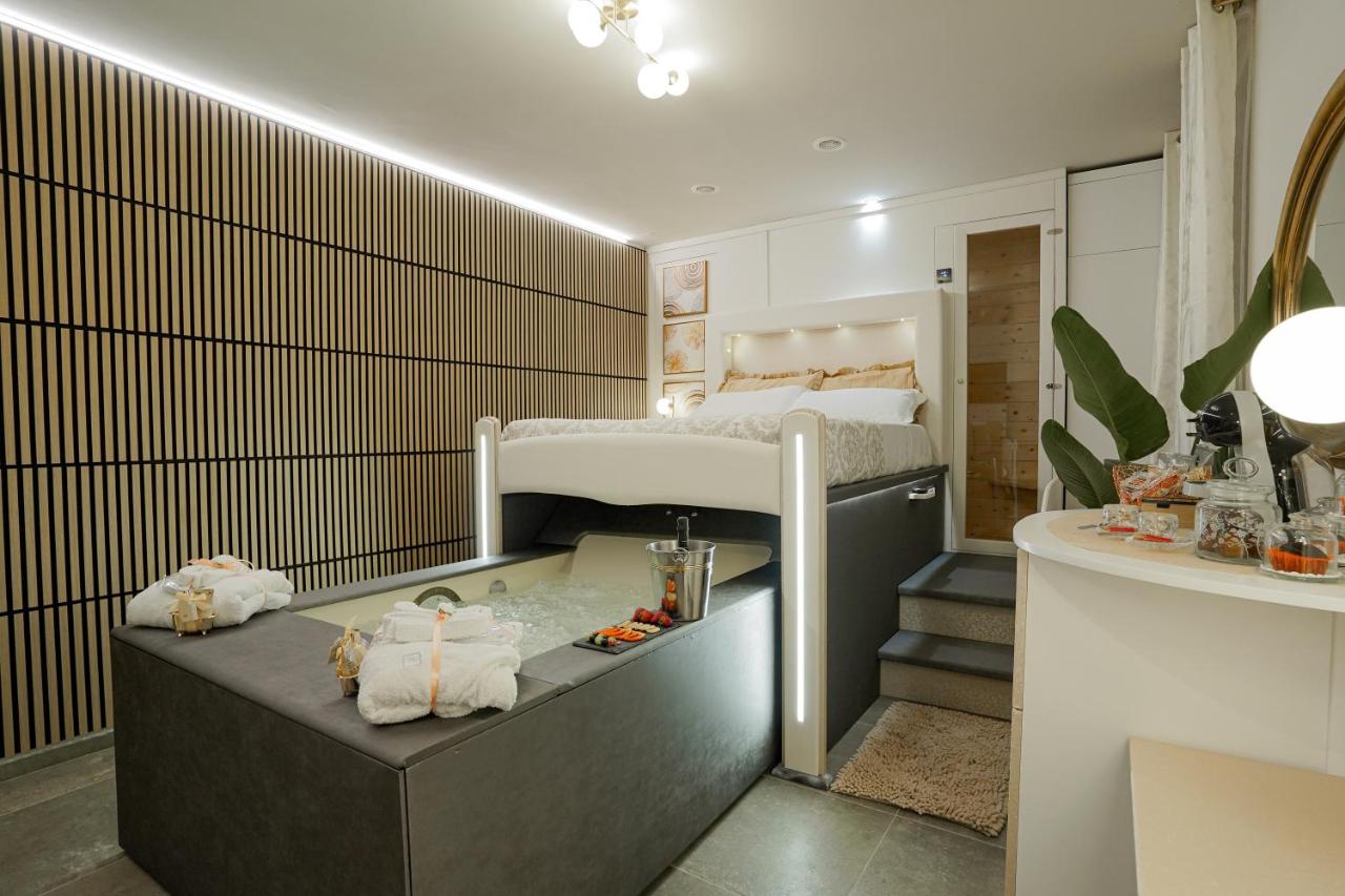 Queen Room with Spa Bath