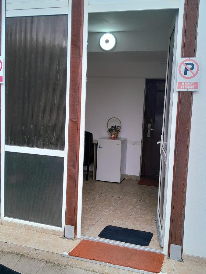 Old Pensiunea Otopeni - B&B