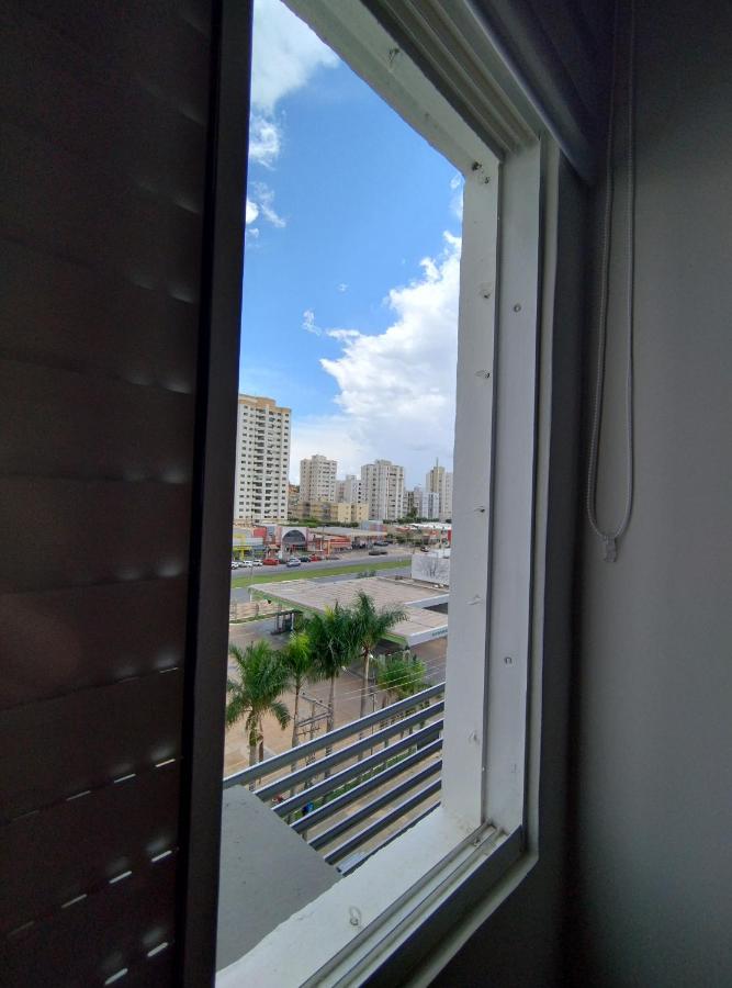 Quarto em apartamento em Cuiabá - B&B