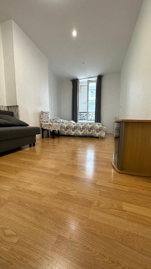 B&B Paris - New Saint Maur-Logement Lovely Flat 32m2 - Bed and Breakfast Paris