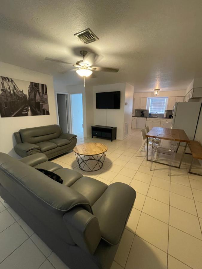 B&B Fort Lauderdale - Cozy Downtown Apartments on Water - Bed and Breakfast Fort Lauderdale