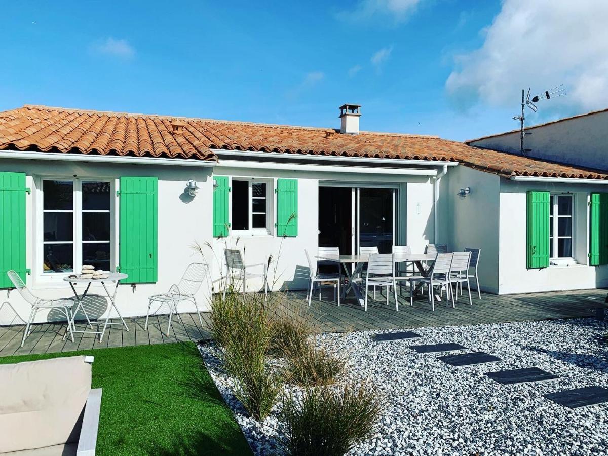 Maison 10/12 pers à 5 min du Phare des Baleines - Bed and Breakfast