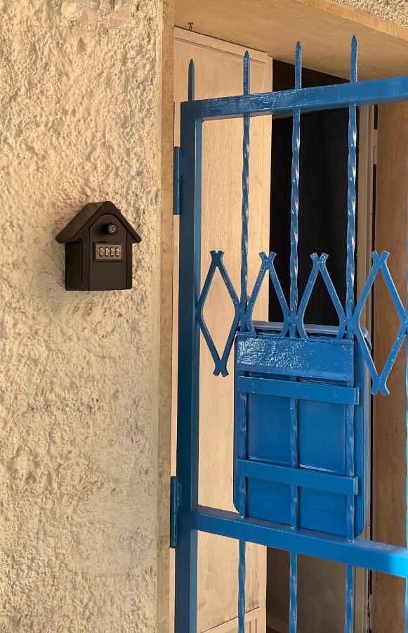 Blue Iris Home Sanremo - B&B