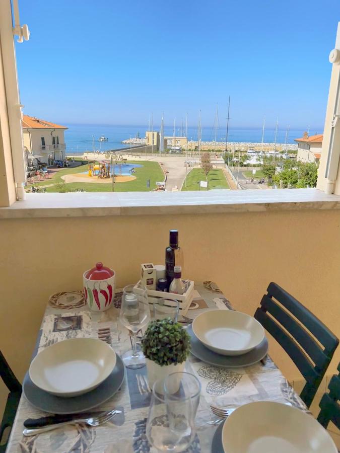 Sea view apartment with private terrace - B&B San Vincenzo
