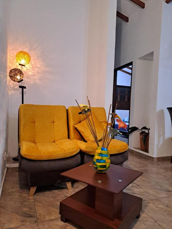 Apartahotel Sacrosanta Trinidad - Chambres d’hôtes