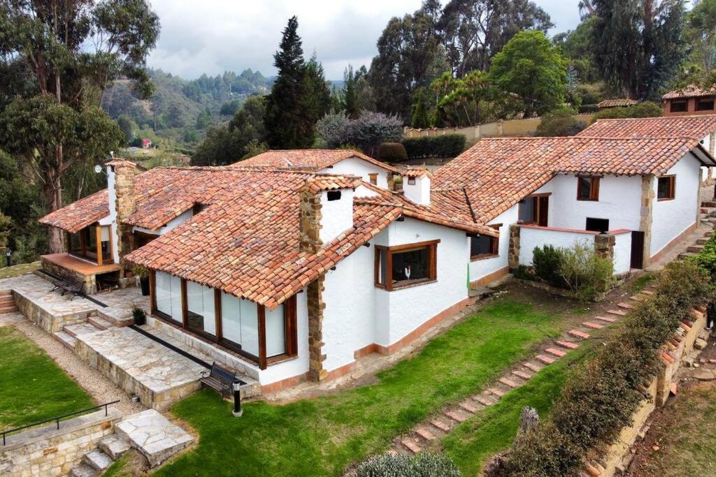 Mansión de Yerbabuena Retiro en la Montaña - B&B