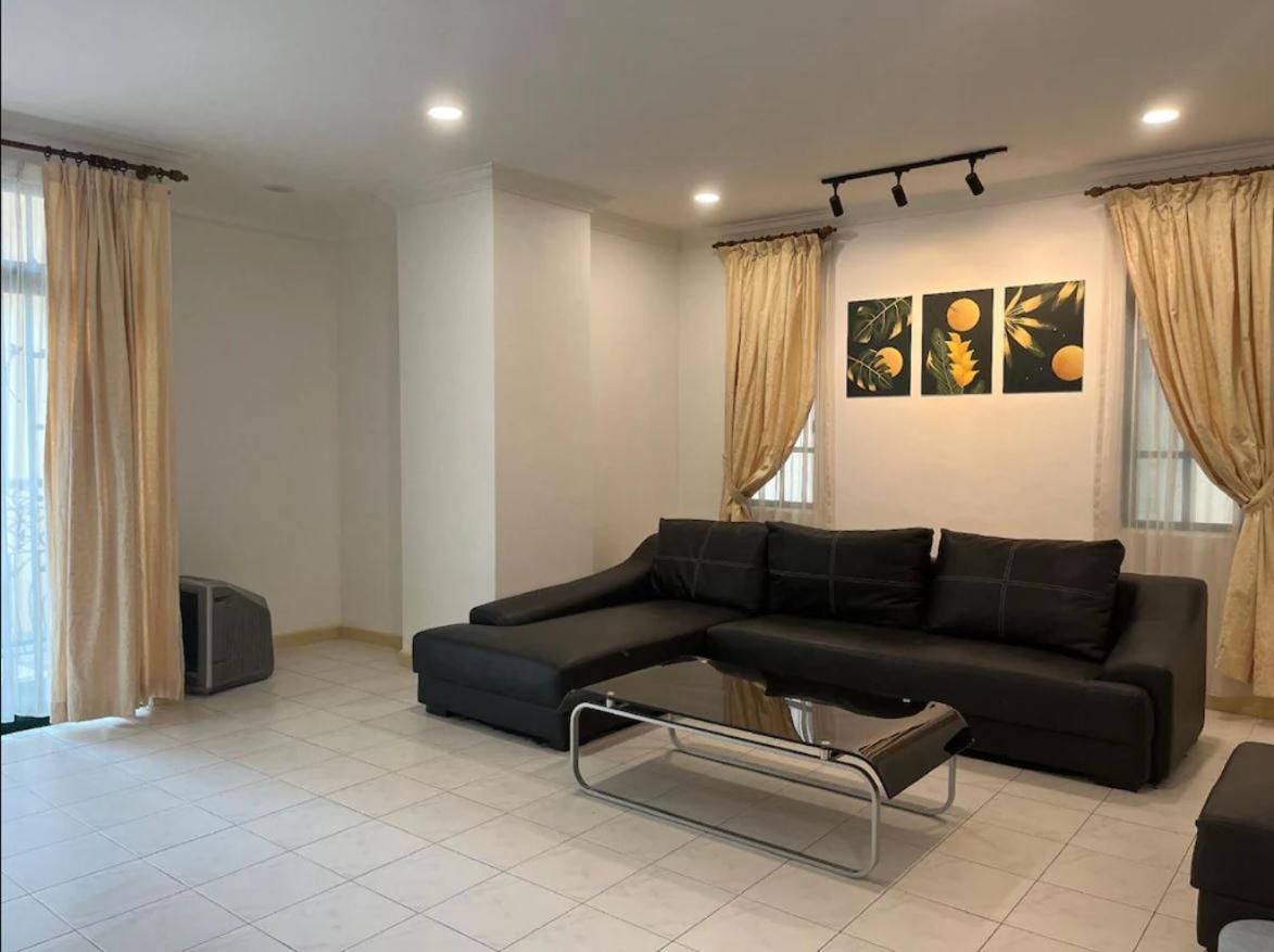 B&B Kuching - JJ Residences - 3BR Riverine - Bed and Breakfast Kuching