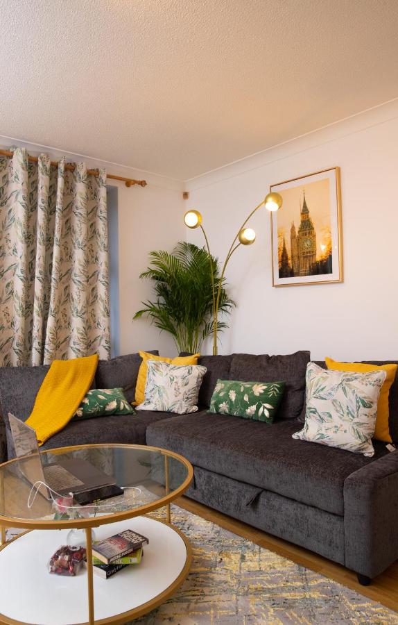 B&B Enfield Town - The Green Lodge (Bush Hill Park) - Bed and Breakfast Enfield Town