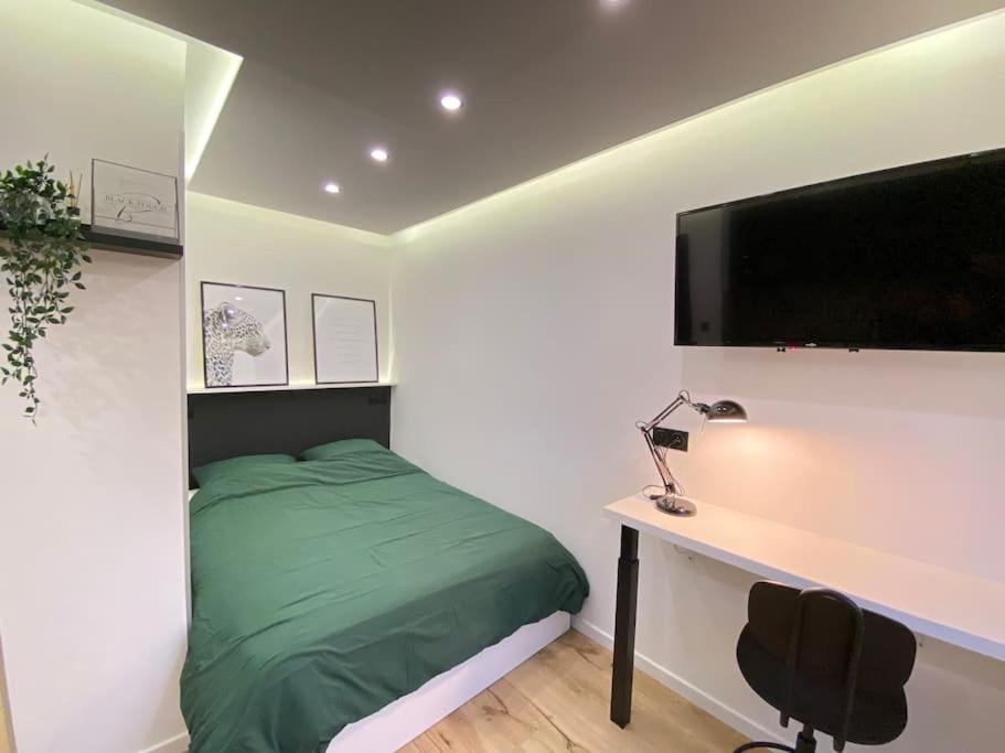 BLACK TOUCH STUDIO - FIBRE*PARKING*NEAR BASEL - Ferienwohnung