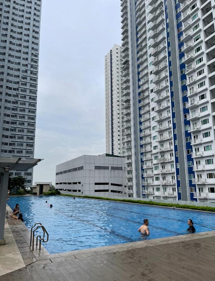 Grass Residences Elegant Staycation - B&B Manila