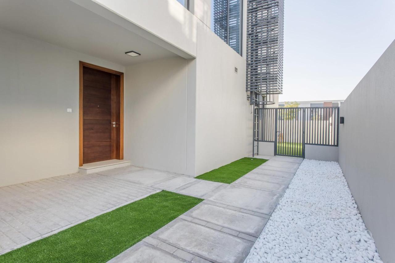 Frank Porter - Cherry Dubai Land Villa - B&B
