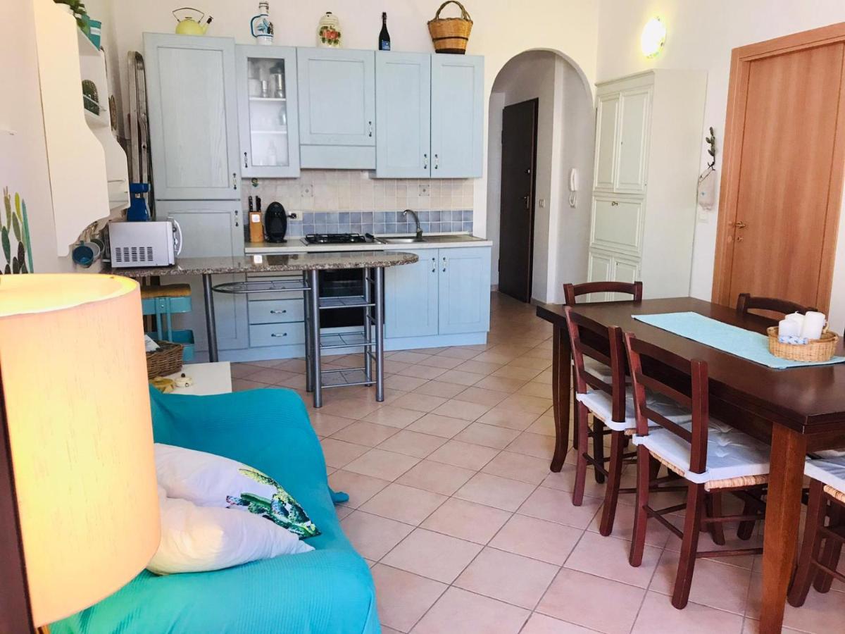 Grazioso appartamento con terrazzo in posizione centralissima a Sant'Antioco C135 - Ferienwohnung