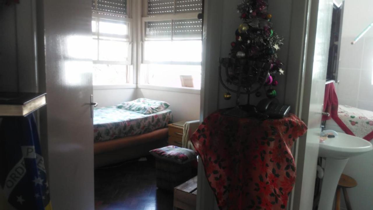 QUARTO PRIVADO COM INTERNETE PRÓXIMO A UFGS - Bed and Breakfast